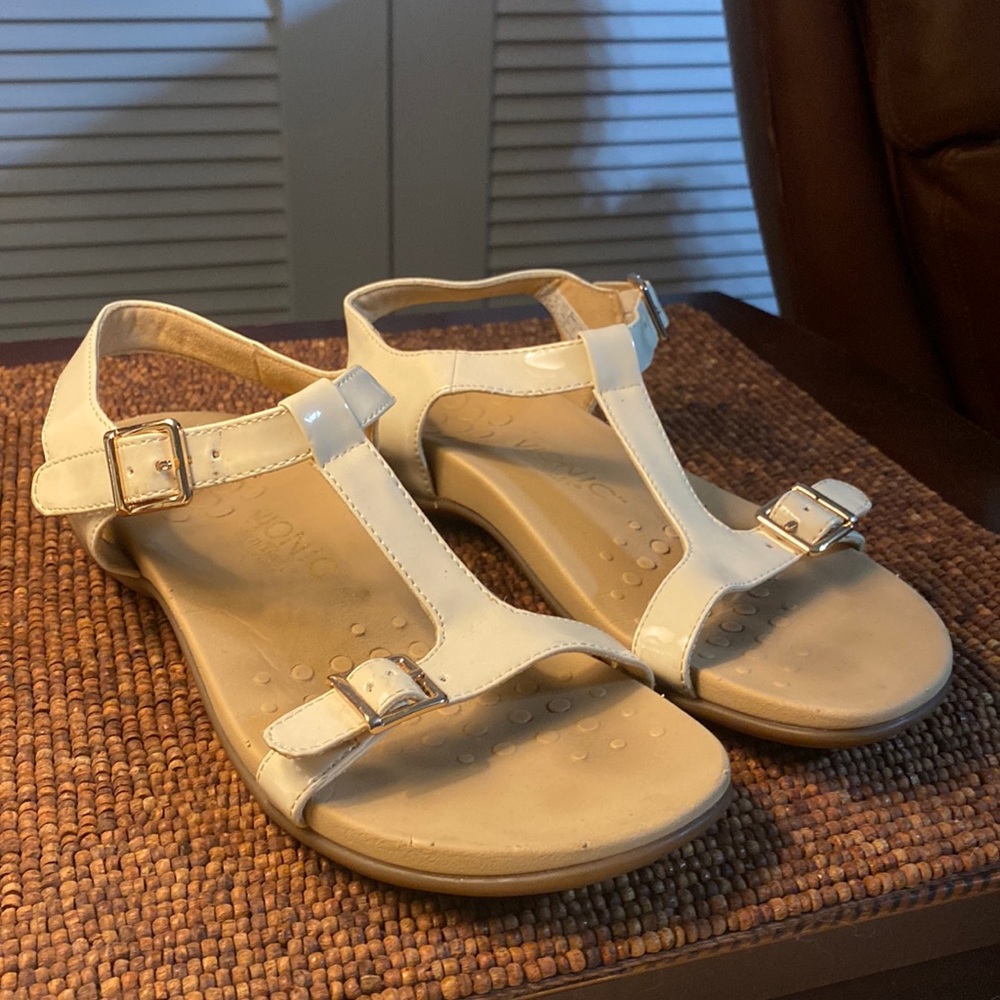 Vionic White Sandals - image 1